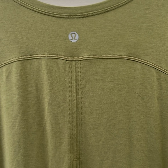 Lululemon Athletica Green Relaxed Short Sleeve Tee - Picture 3 of 4